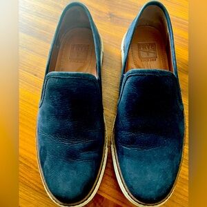Frye - Blue Suede Slip On’s (10’s)